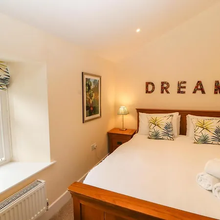 4 Martindales Yard * Kendal