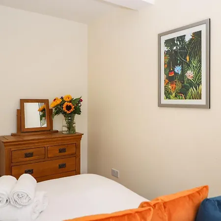 4 Martindales Yard Holiday home *