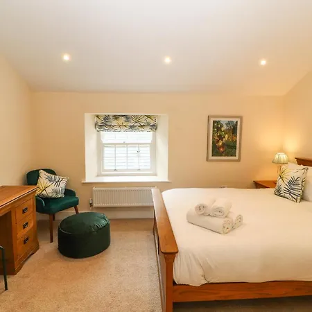 4 Martindales Yard Holiday home *